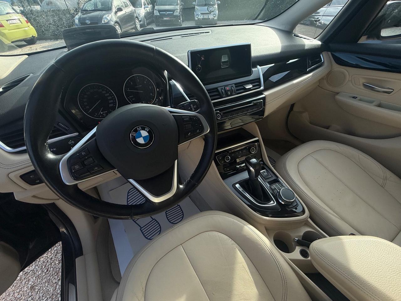 Bmw 2er Active Tourer 220d xDrive Luxury aut.