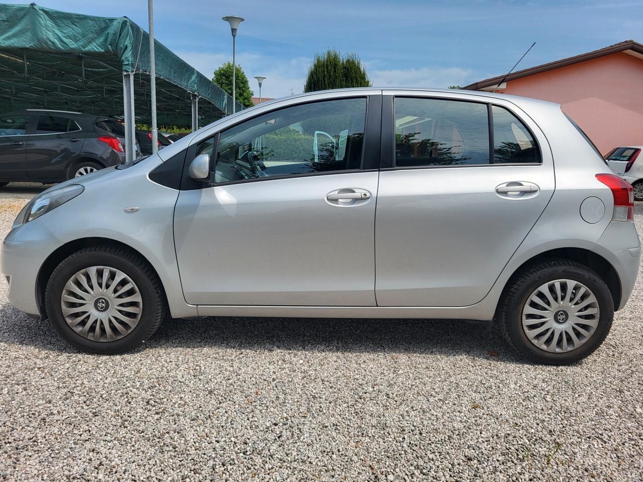 Toyota Yaris 1.0 5 porte