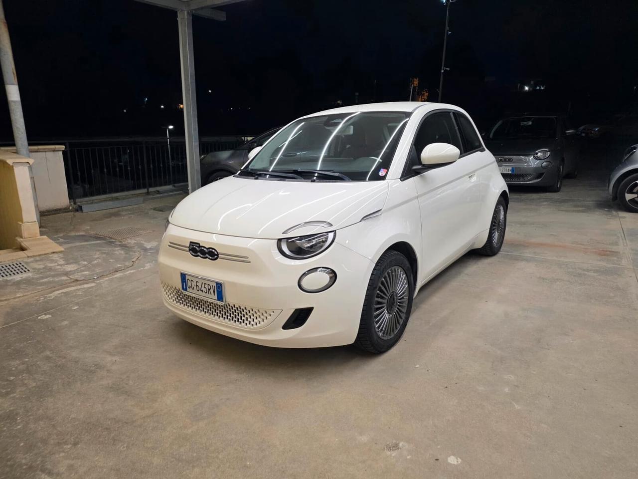 Fiat 500 500e Berlina 42 kWh Icon