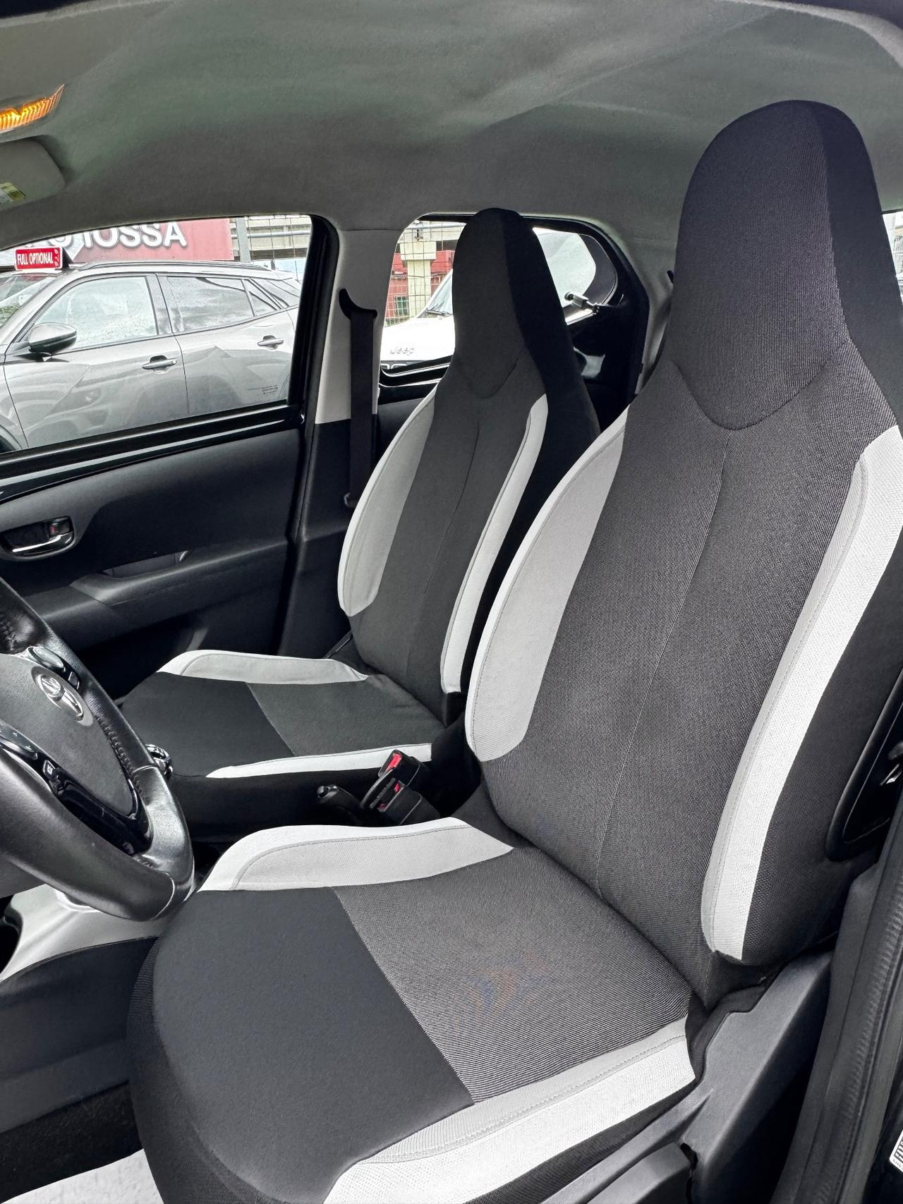 Toyota Aygo 1.0 VVT-i 69 CV 5 porte x-business