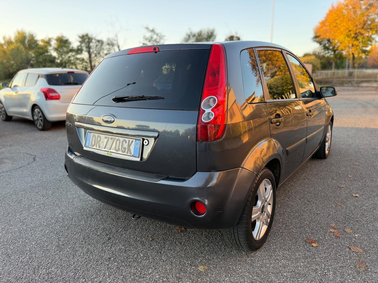 Ford Fiesta 1.2 16V 5p. Ghia Euro 4