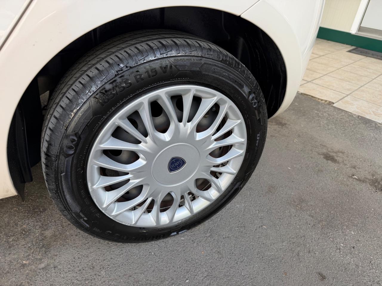 Lancia Ypsilon 2018 1.2 benzina 70000KM