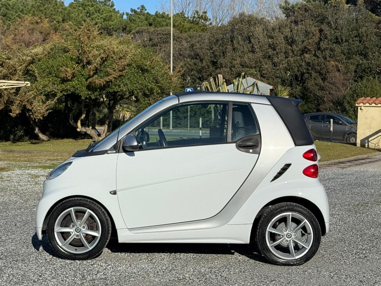 Smart ForTwo 1000 52 kW MHD cabrio passion