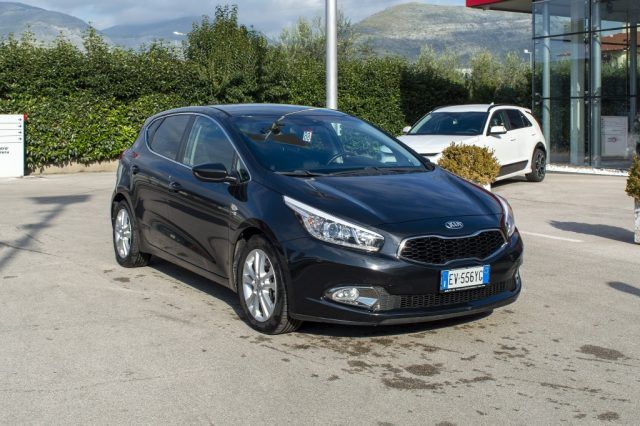 KIA cee&#x27;d 1.6 CRDi 110 CV 5 porte high tech