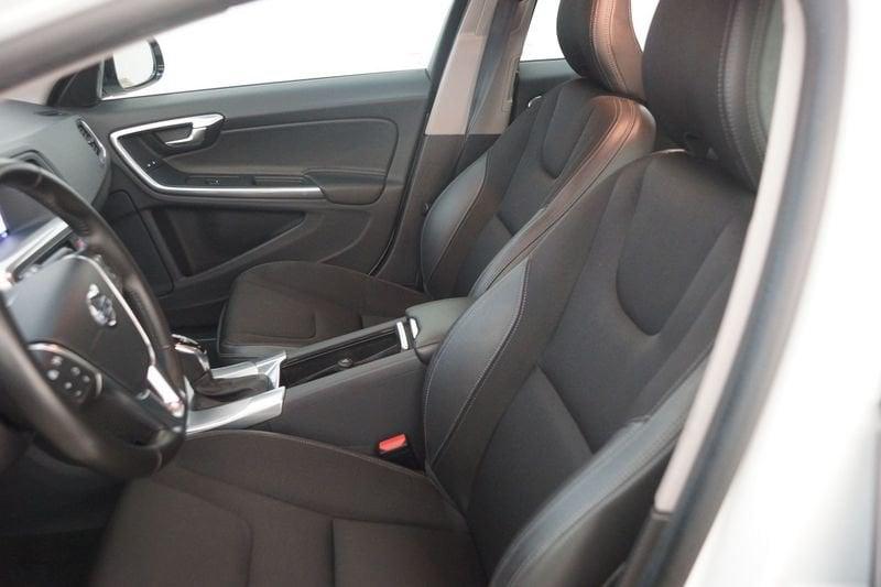 Volvo V60 Cross Country D3 Geartronic Business Plus