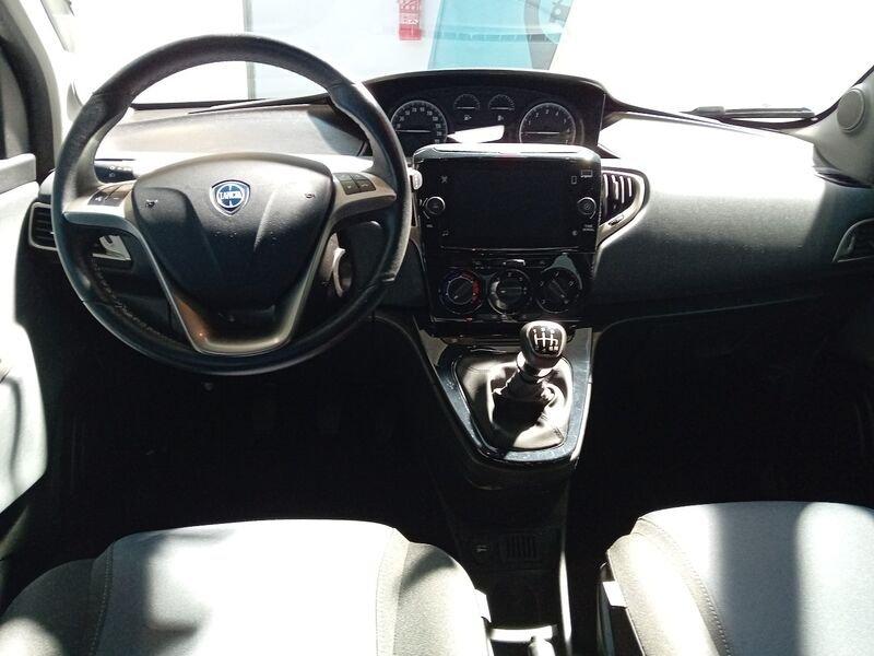 Lancia Ypsilon 1.0 FireFly 5 porte S&S Hybrid Gold