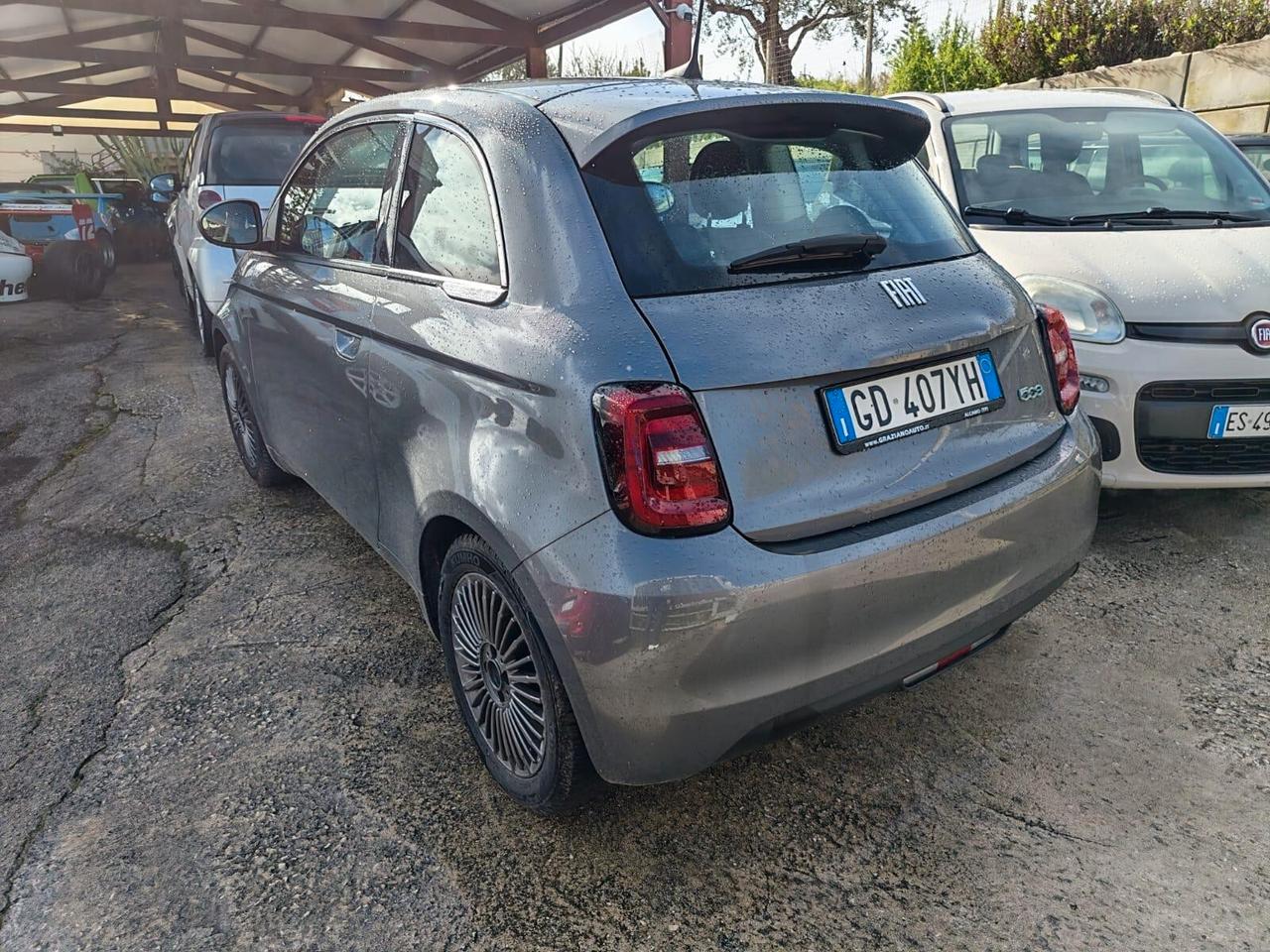 Fiat 500 500e Berlina 42 kWh La Prima