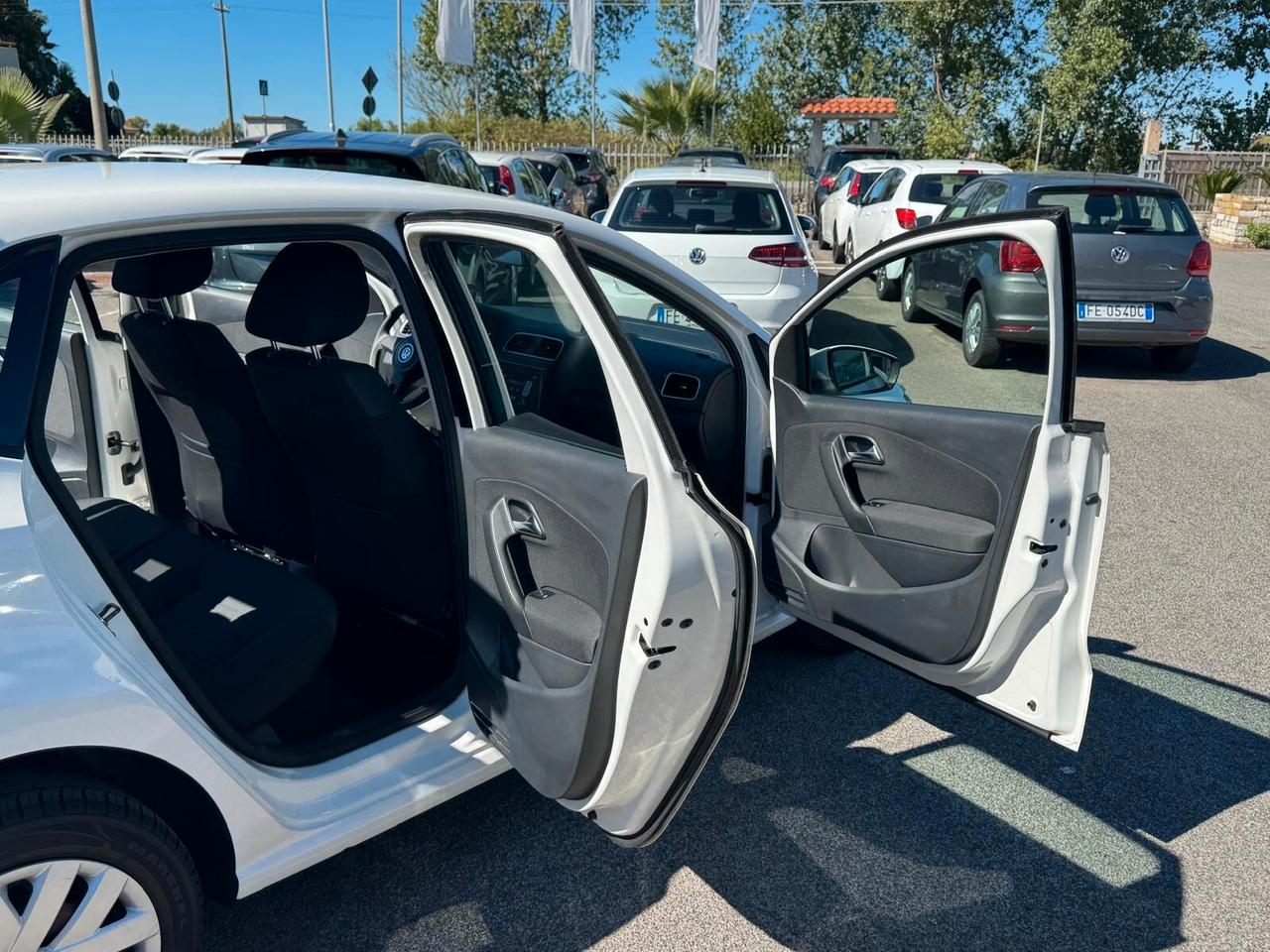 Volkswagen Polo 1.4 BENZ 5P COMFORTLINE 2011