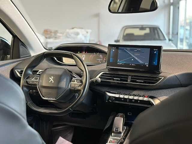 Peugeot 3008 BlueHDi 130 S&S EAT8 Allure