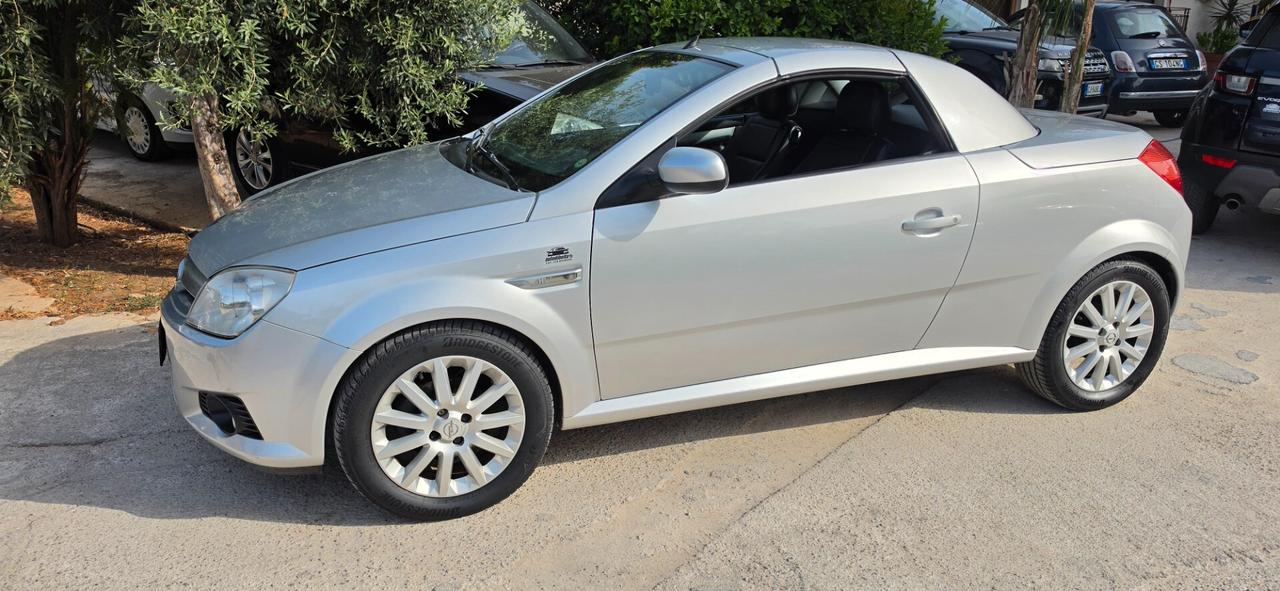 Opel Tigra TwinTop 1.4 16V Sport