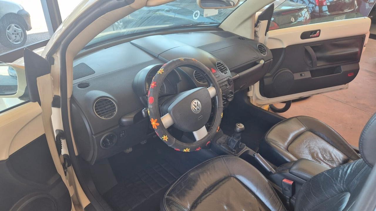 Volkswagen New Beetle 1.4 16V Cabrio