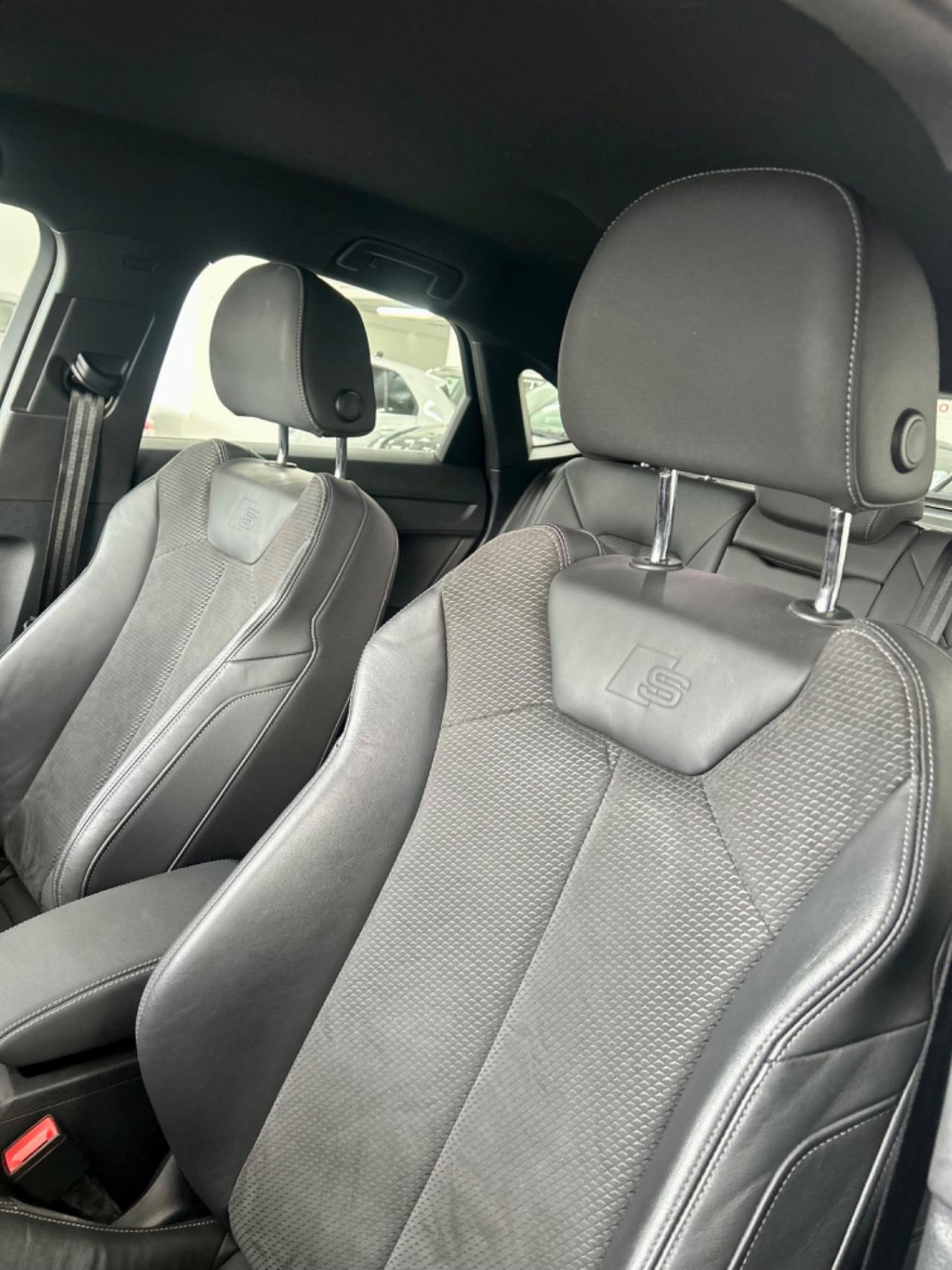 Audi Q3 SPB 2.0 200 cv quattro S-Line FINANZIABILE