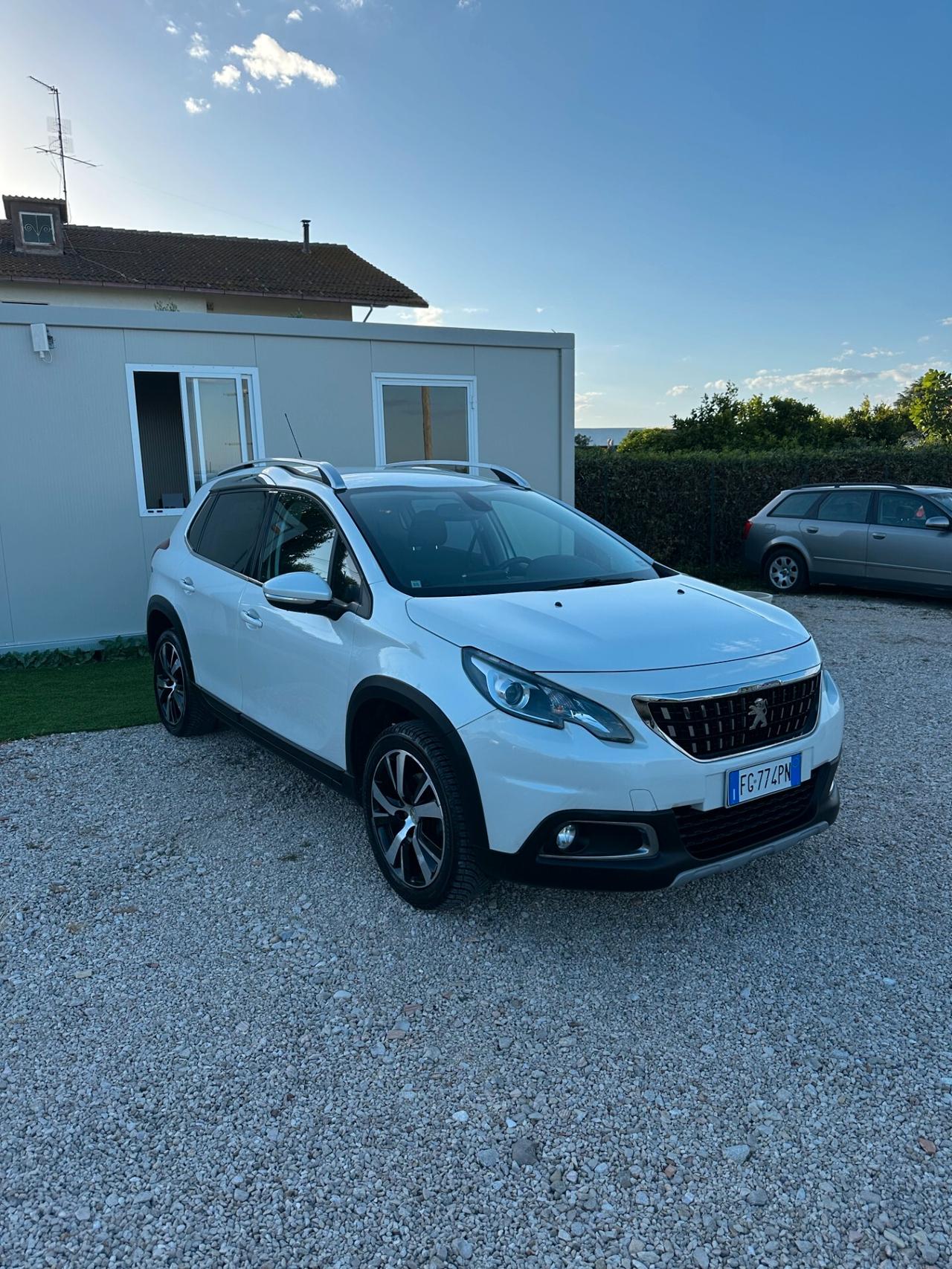 Peugeot 2008 BlueHDi 120 S&S Black Matt