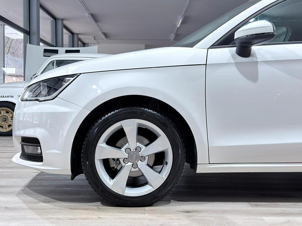 AUDI A1 SPORTBACK 1.4TDI 90cv ULTRA 2015 99.000km