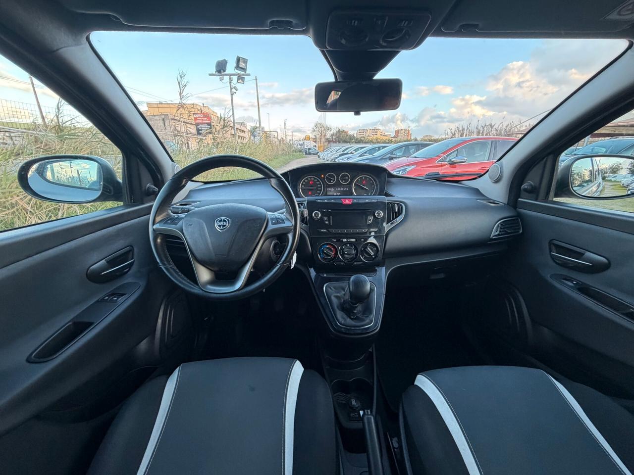 LANCIA YPSILON 1.2 69CV 77.000 KM ANNO 2014