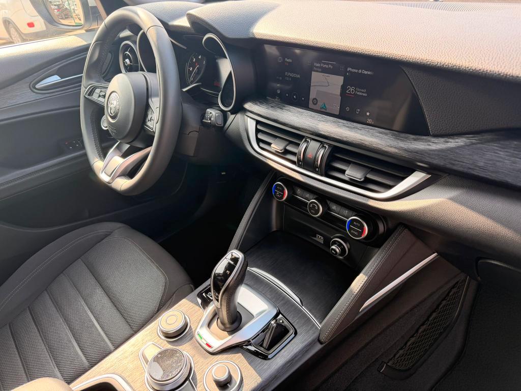 Alfa Romeo Stelvio 2.2 t Business rwd 160cv auto