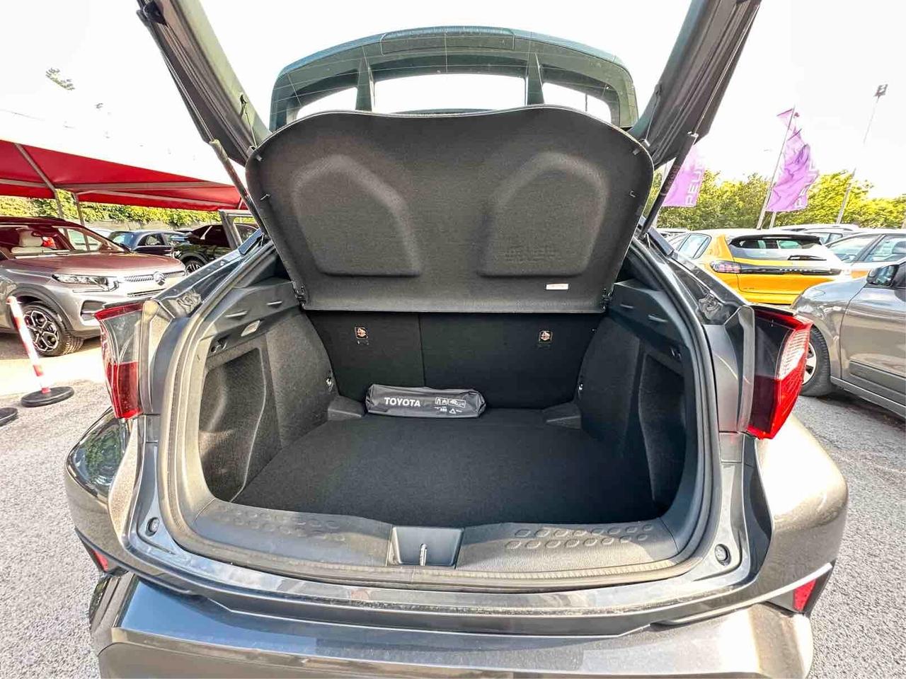 Toyota C-HR 1.8 Hybrid E-CVT Business