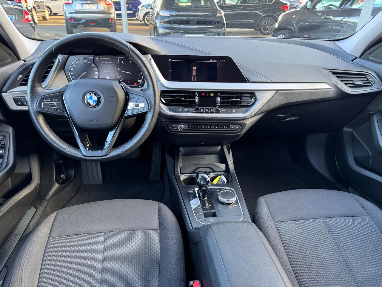 Bmw 118 118d 5p. Business Advantage
