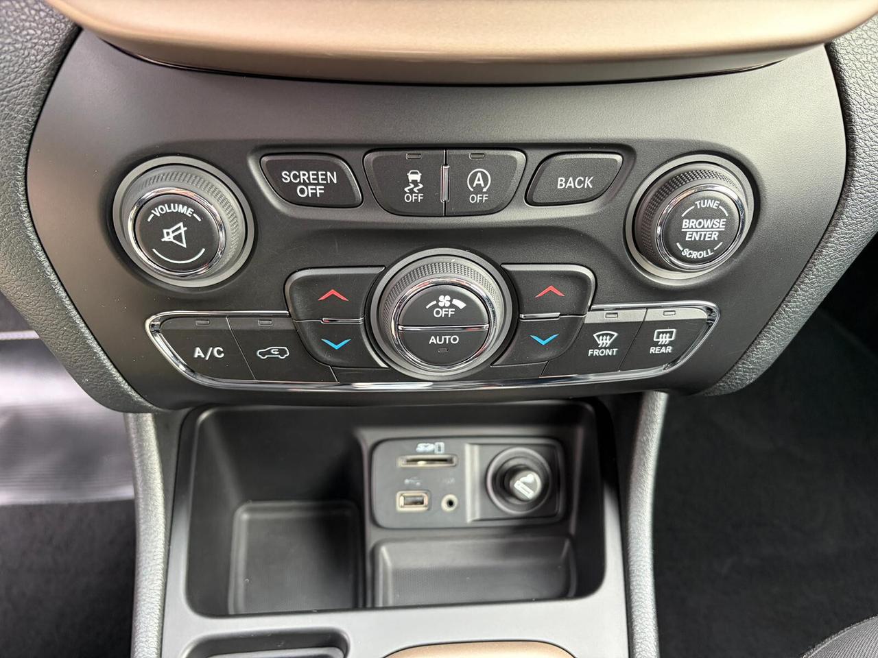 Jeep Cherokee 2.0 Mjt II 140cv Longitude