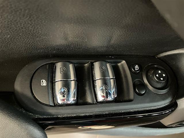 MINI Mini 5 Porte 1.5 Twin Power Turbo Cooper Essential