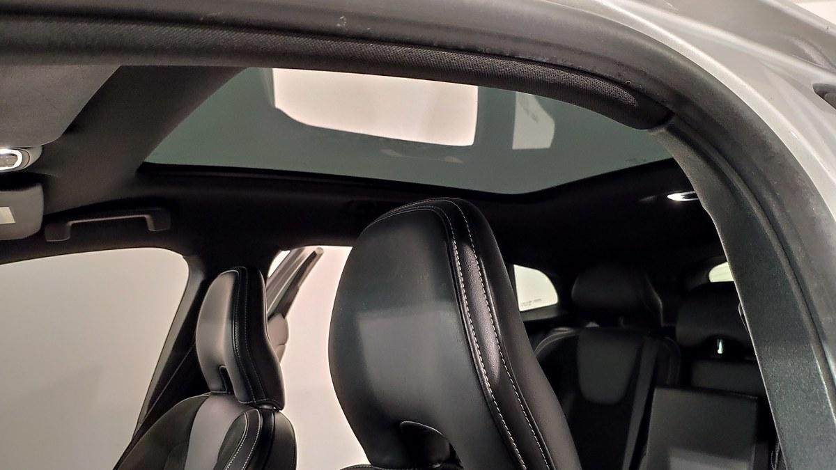 VOLVO V40 T3 Geartronic R-Design
