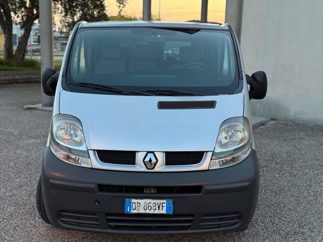 Renault Trafic T29 1.9 dCi/100cv 9 Posti