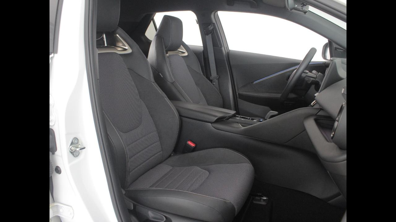 TOYOTA C-HR 1.8 HEV FWD LOUNGE