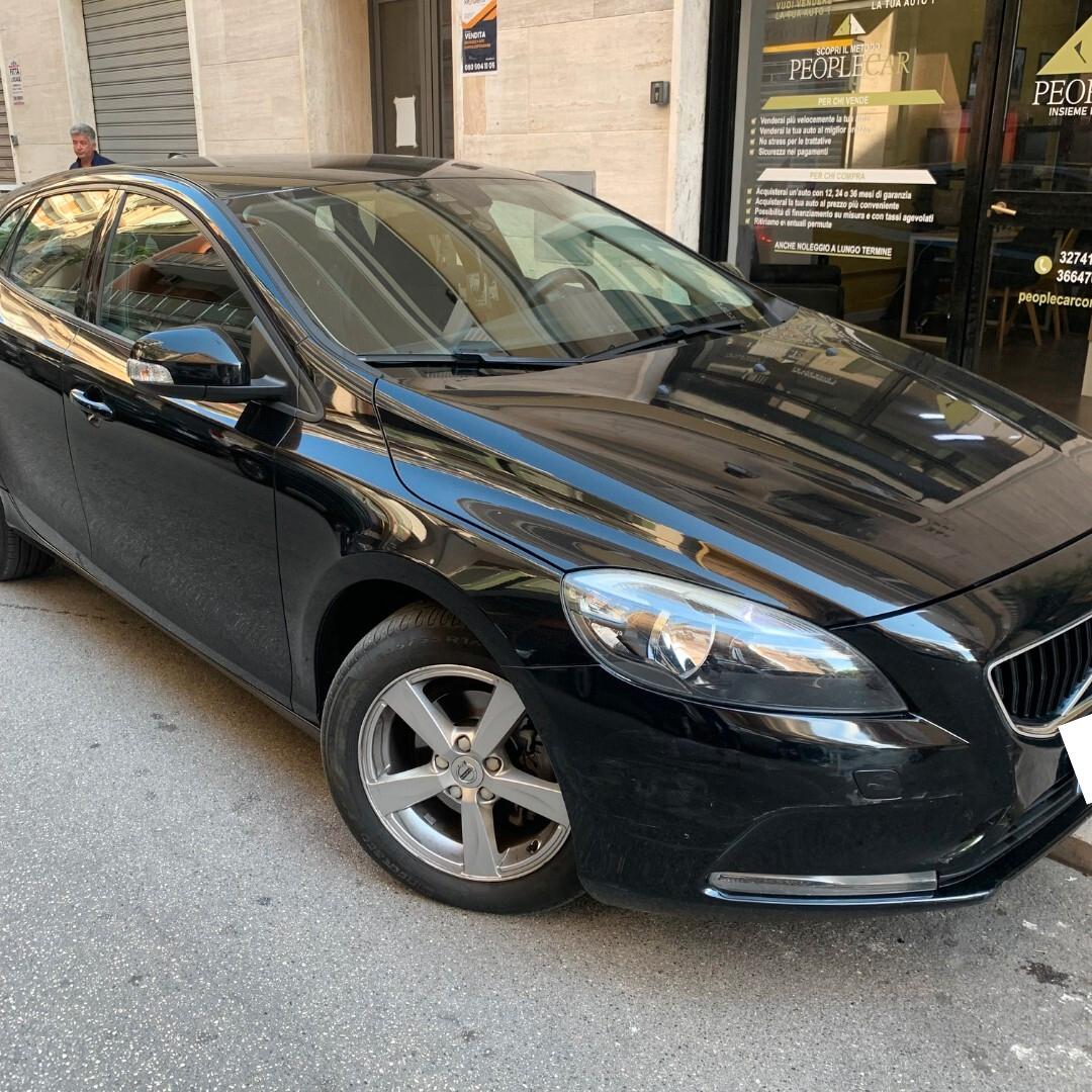 Volvo V40 D2 Geartronic R-design Momentum