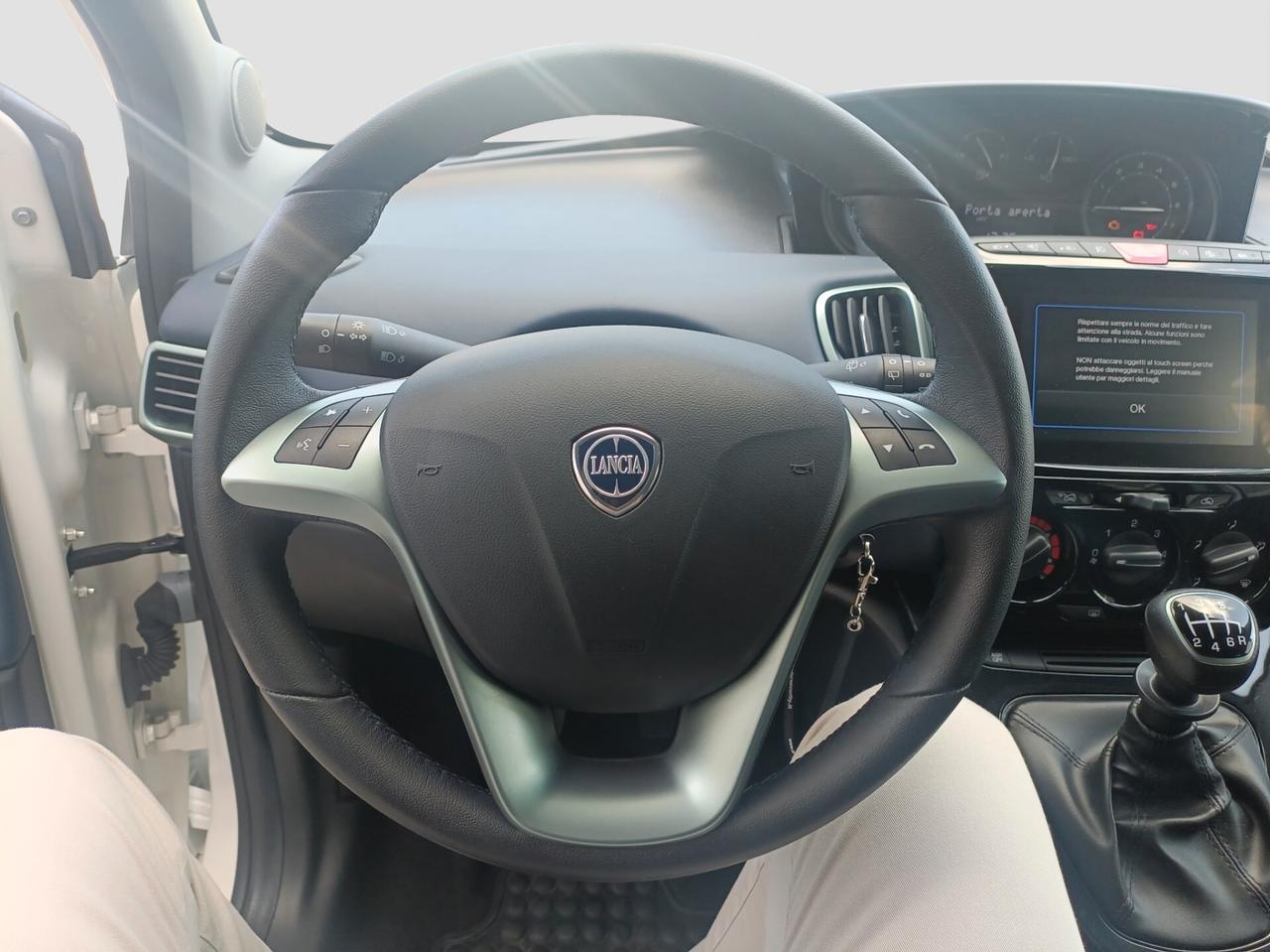 Lancia Ypsilon 1.0 FireFly 5 porte S&S Hybrid Gold