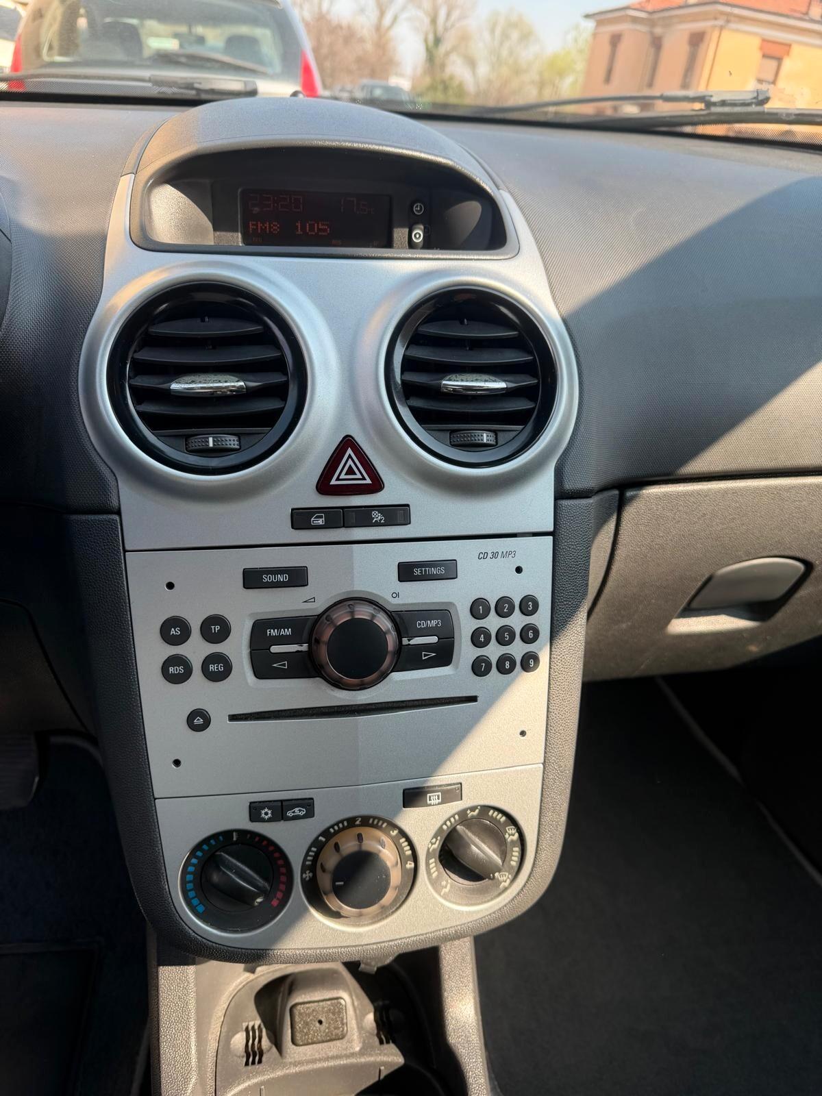 Opel Corsa 1.2 5P. Cosmo