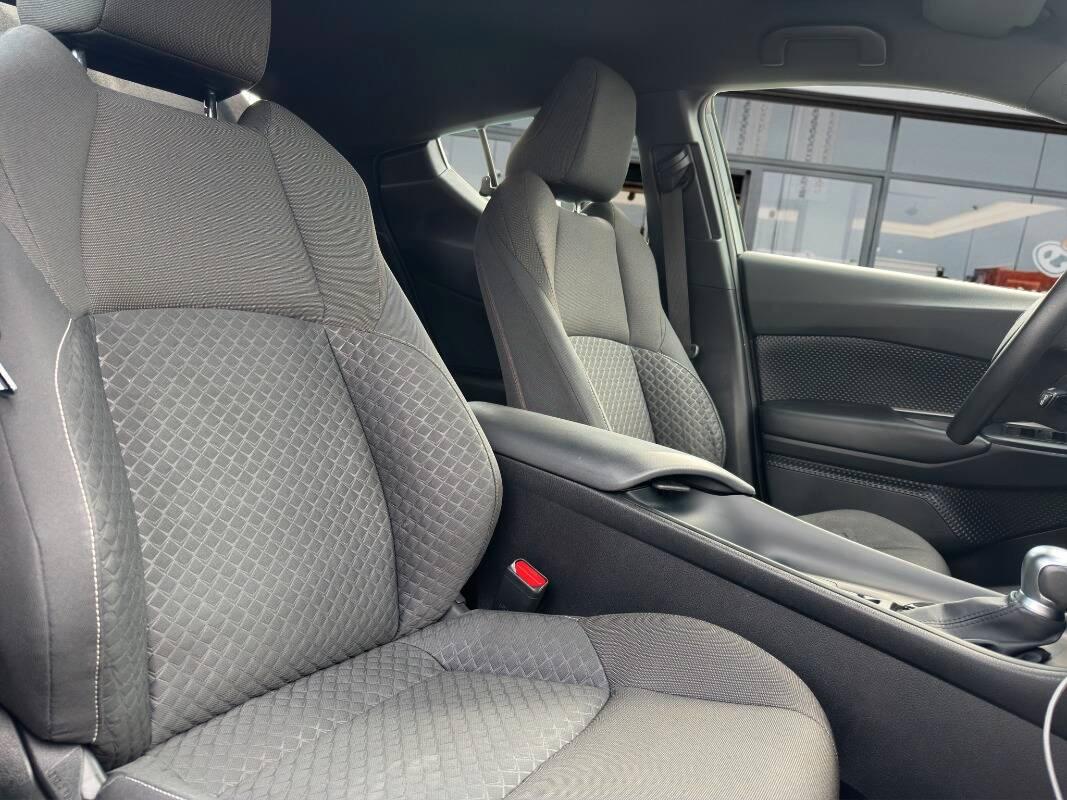 Toyota C-HR 1.8h Business AUTOMATICA e CarPlay