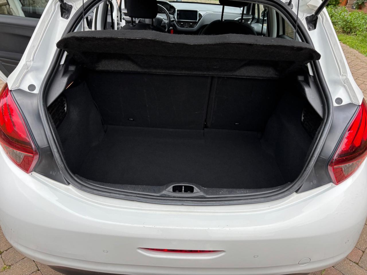 Peugeot 208 BlueHDi 75 5 porte Style OK NEOPATENTATI