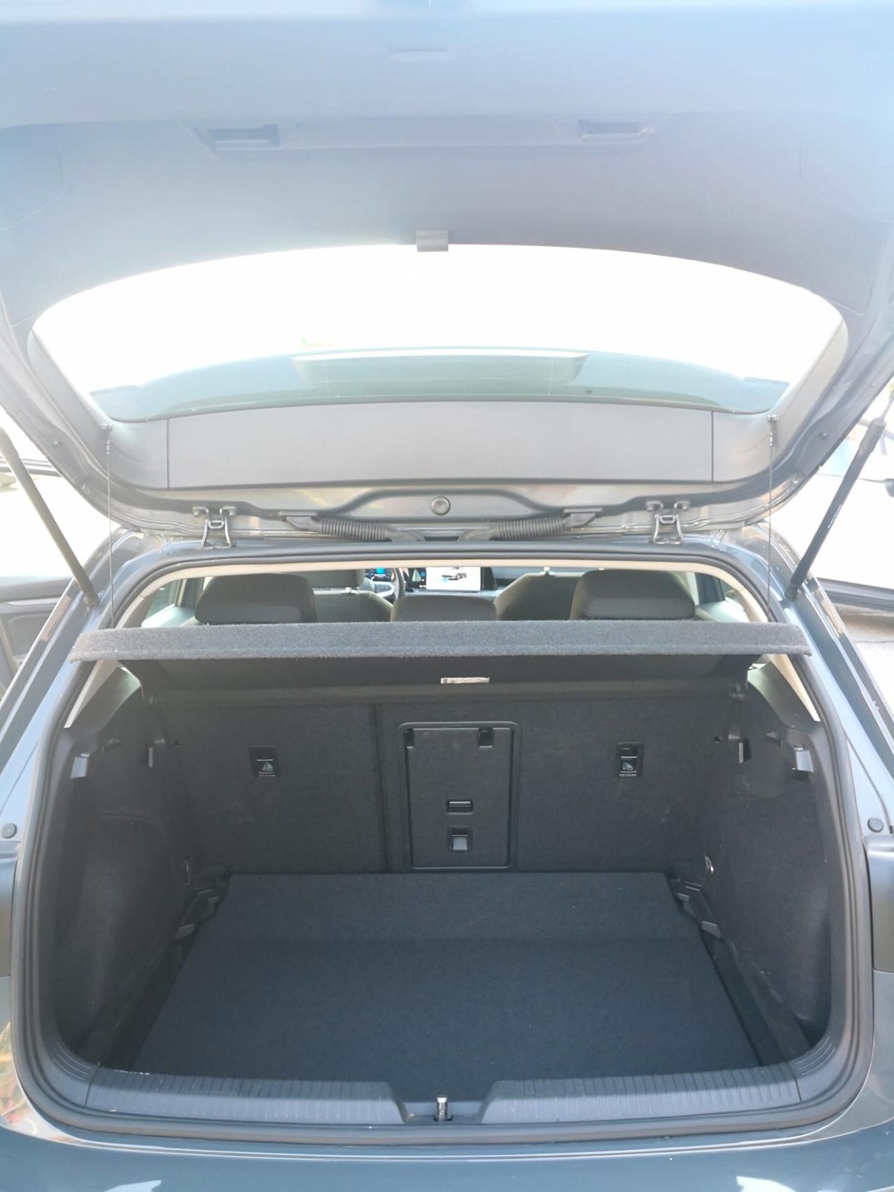 Volkswagen Golf 2.0 TDI 115CV Style **TELECAMERA**FULL LED**CAR PLAY**