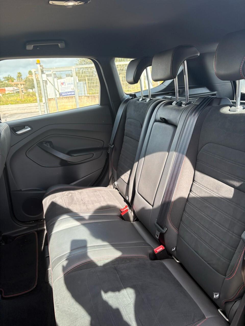 Ford Kuga 2.0 TDCI 120 CV S&S 2WD ST-Line