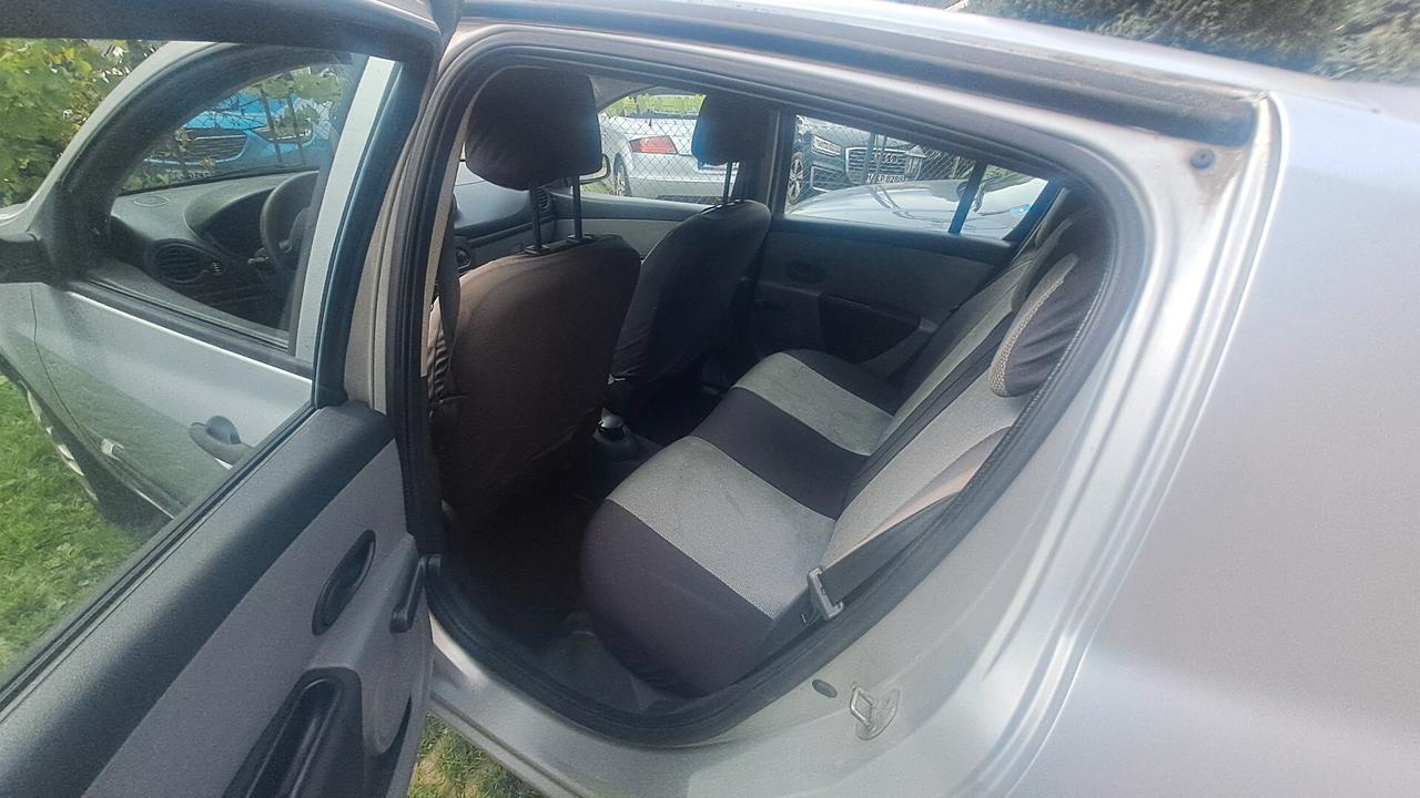 Renault Clio Storia 1.2 16V 5 porte Dynamique
