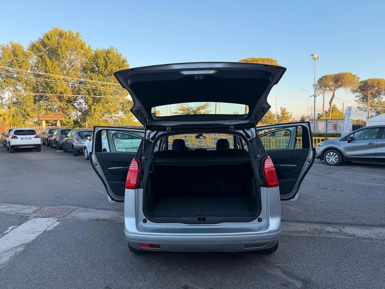 Peugeot 5008 1.6 HDI 115CV ACTIVE 5 POSTI 2013