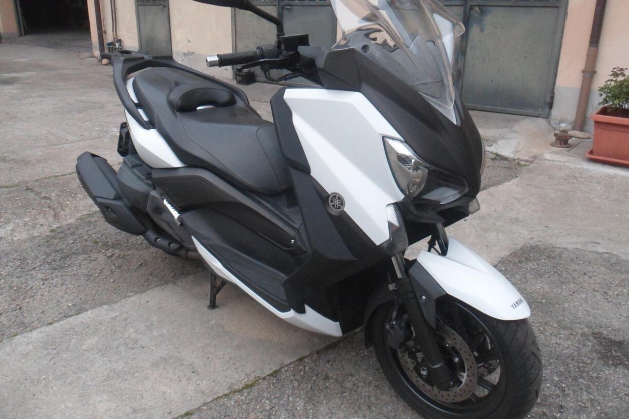 YAMAHA XMAX 400