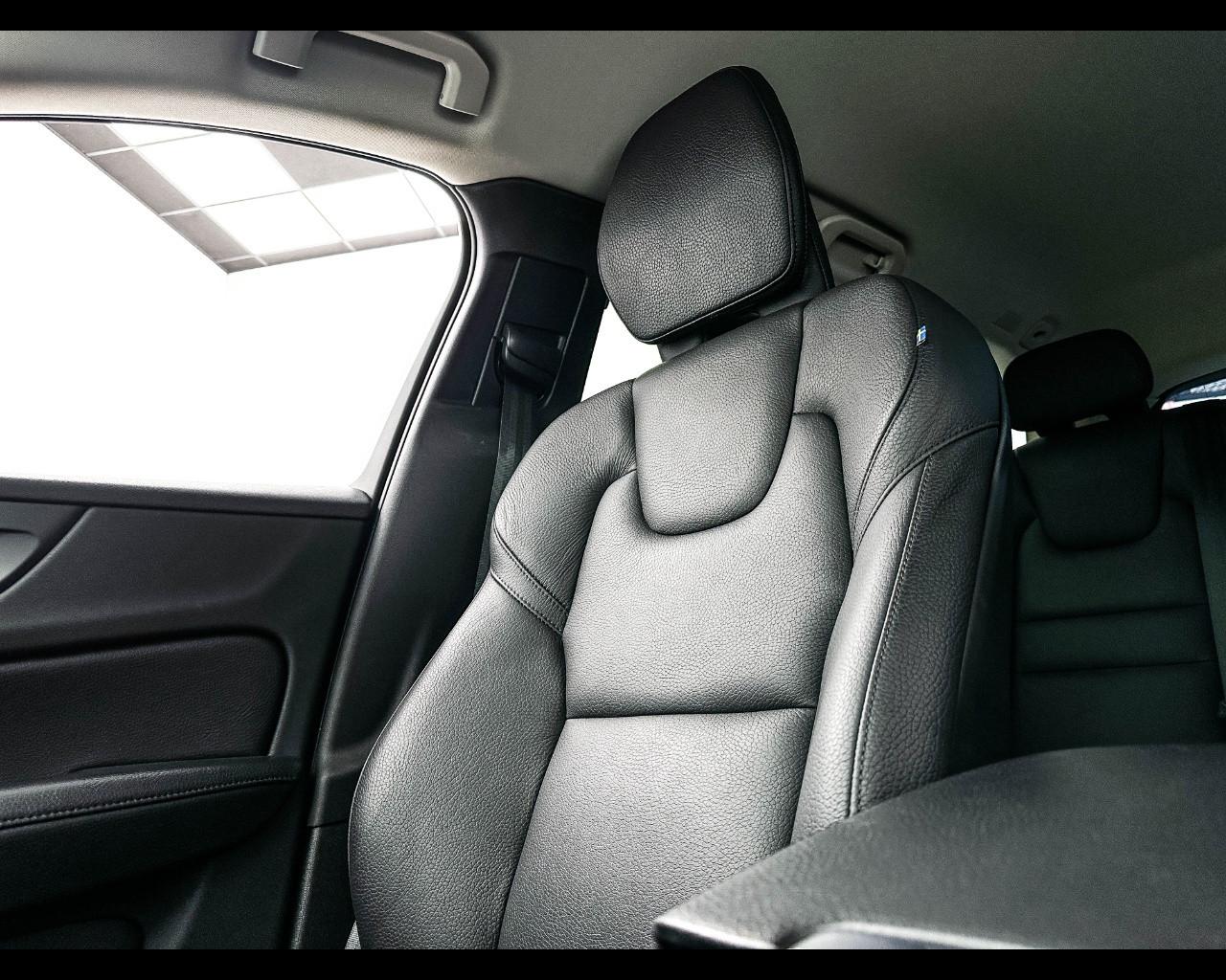 VOLVO V60 T6 Recharge AWD Plug-in Hybrid Inscription
