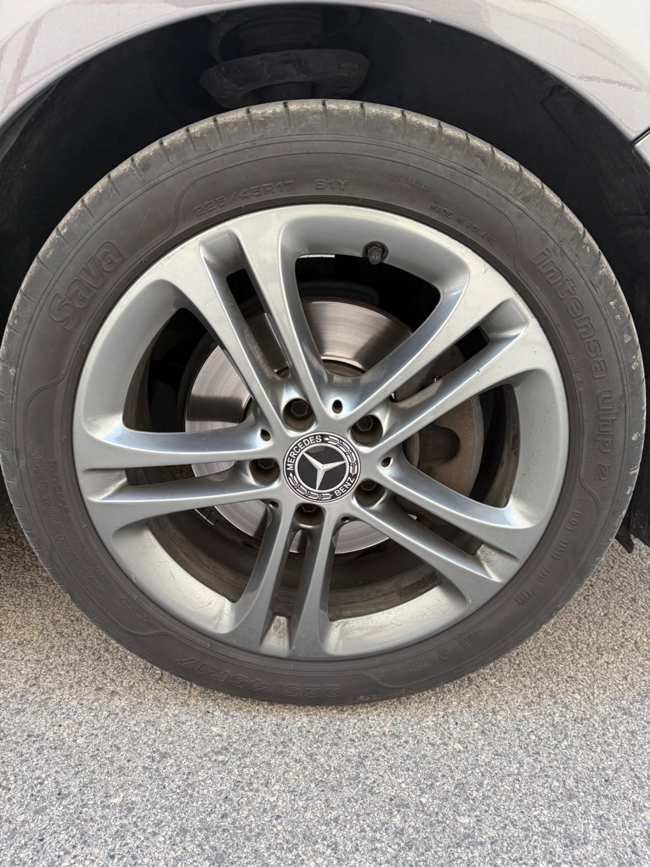 Mercedes-benz CLA 180 d Premium UNICO PROPRIETARIO