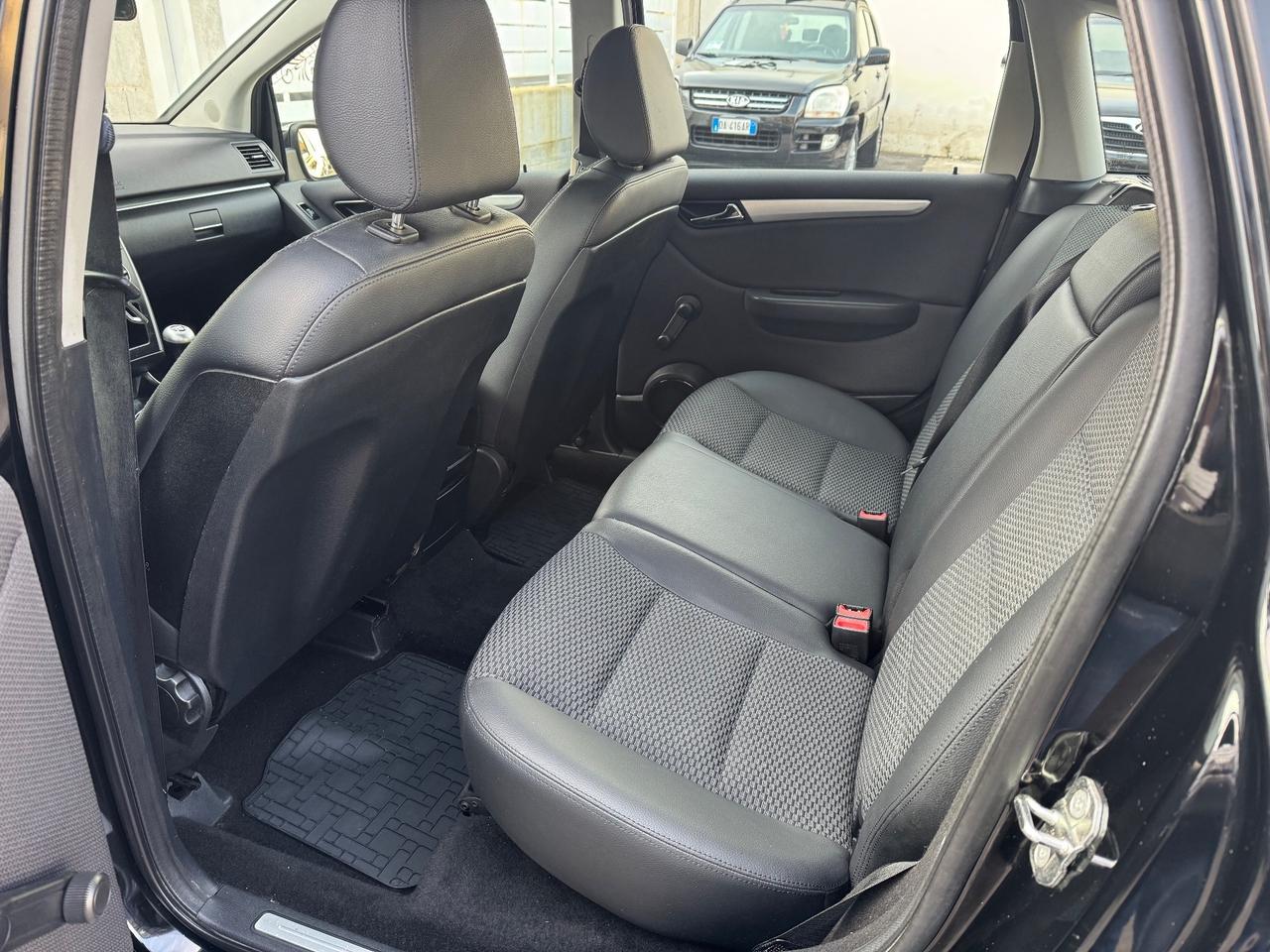 Mercedes Benz B180 2.0 DIESEL 109CV Sport 2010