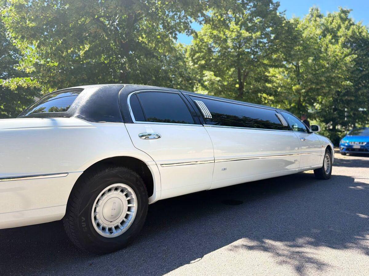 Ford Lincoln Town Car Executive Series