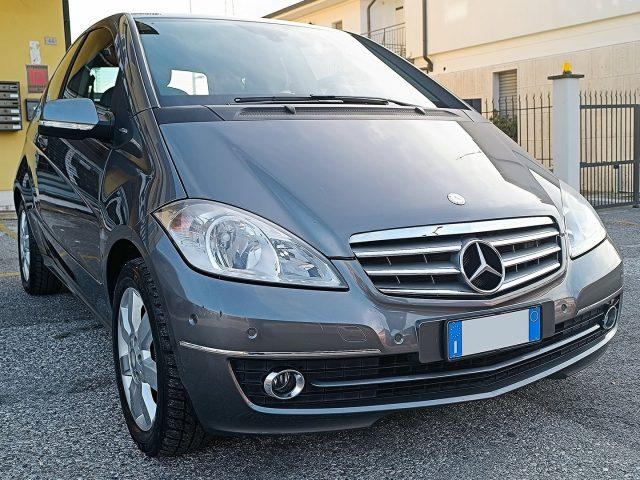 MERCEDES-BENZ A 150 BlueEFFICIENCY Coupé Elegance