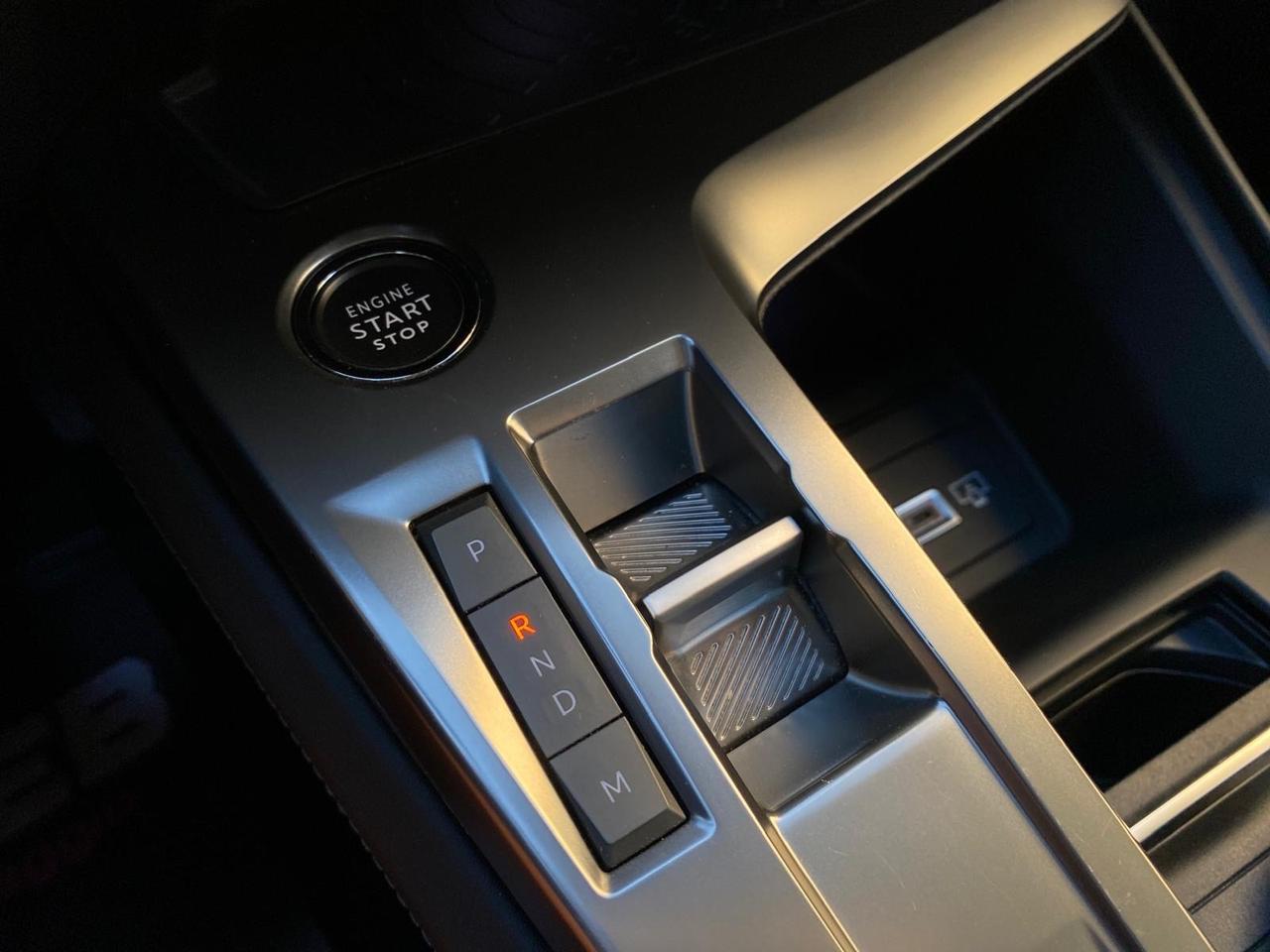 PEUGEOT NEW 308 ALLURE 1.5 130CV NAVY Led CAM 2023