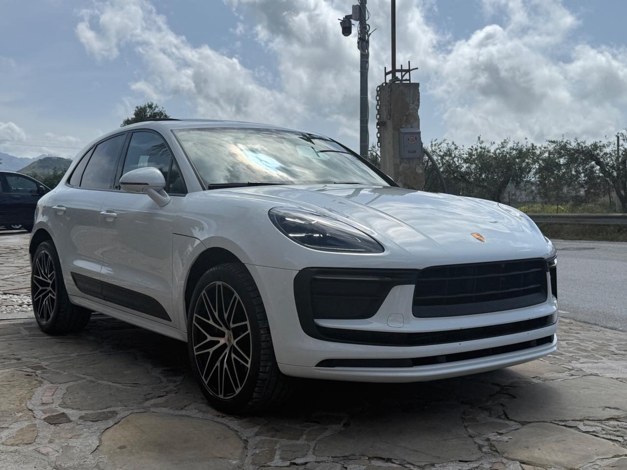 Porsche Macan 2.0 265 cv Led Pelle Tetto Panoramico Apr. Camera 360* 21 Felgen