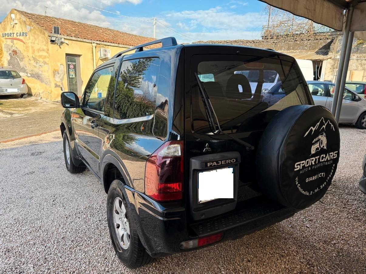 Mitsubishi Pajero 2.5 TDI 3p. GLX