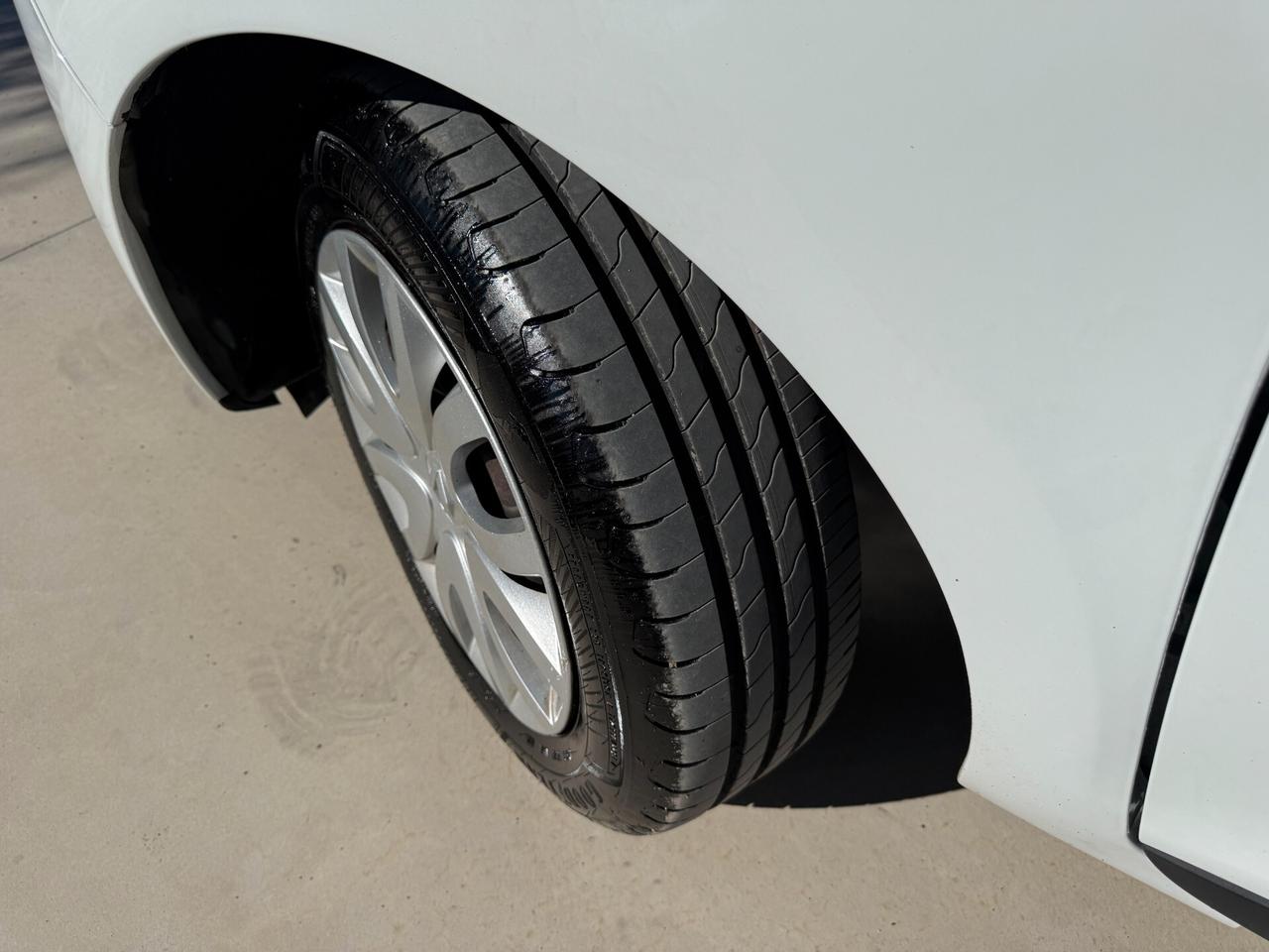 RENAULT CLIO ANNO 2014 1.2 BENZINA 75 CV