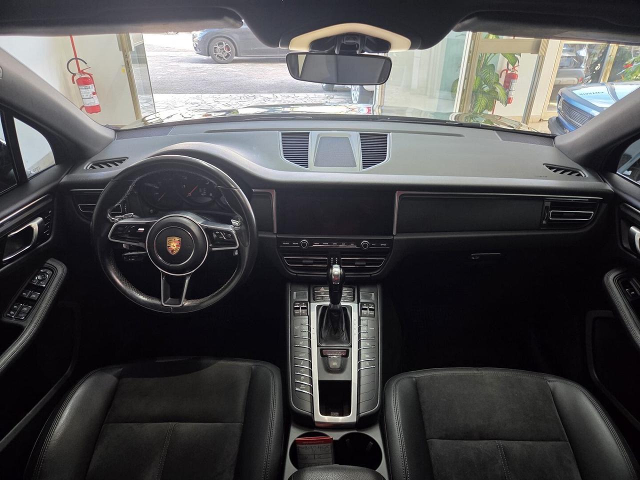 PORSCHE MACAN 2.0 245CV AUTOM TETTO NAV XENON-2019