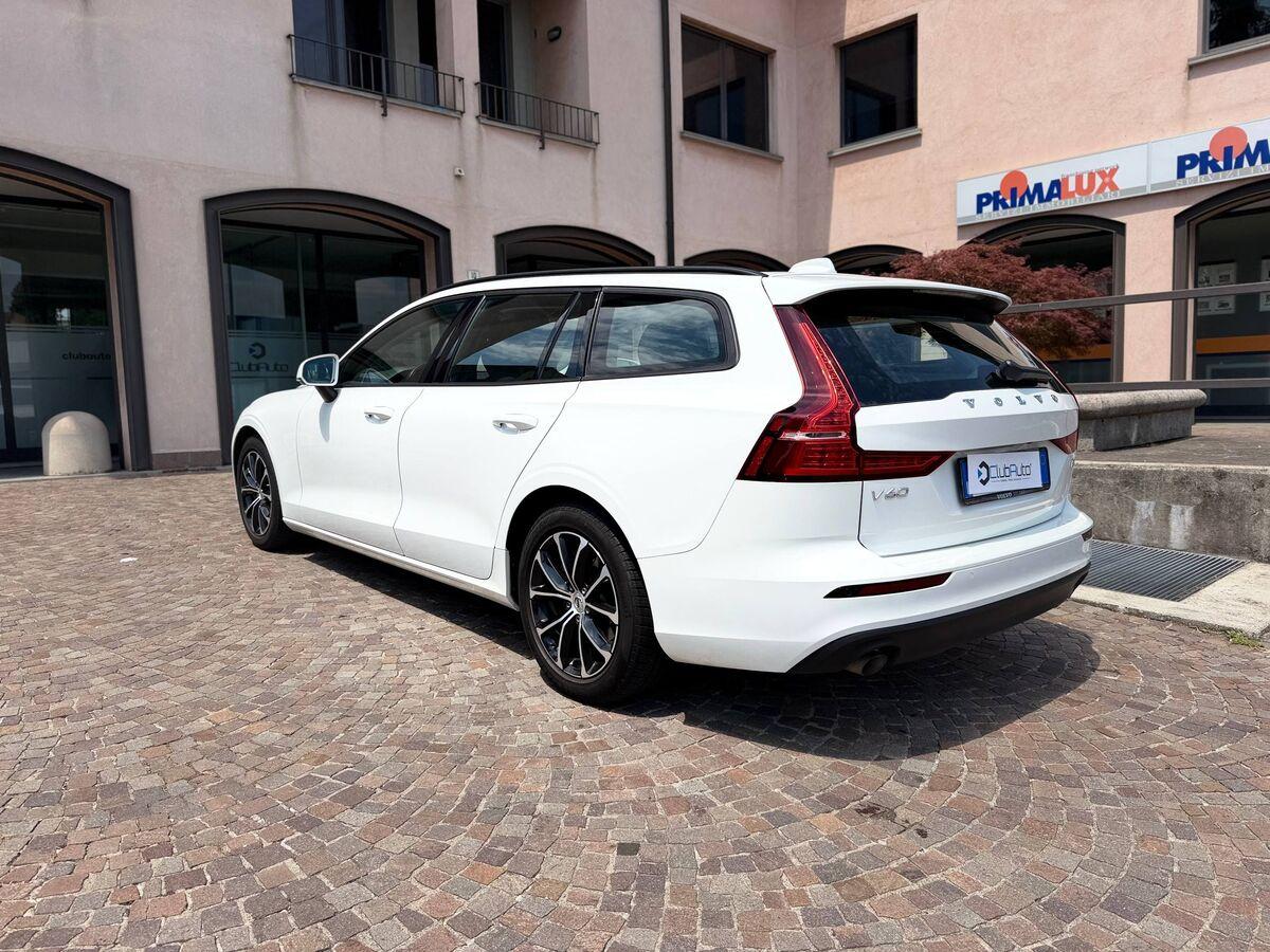Volvo V60 2.0 b3 Momentum Business auto 8m my21
