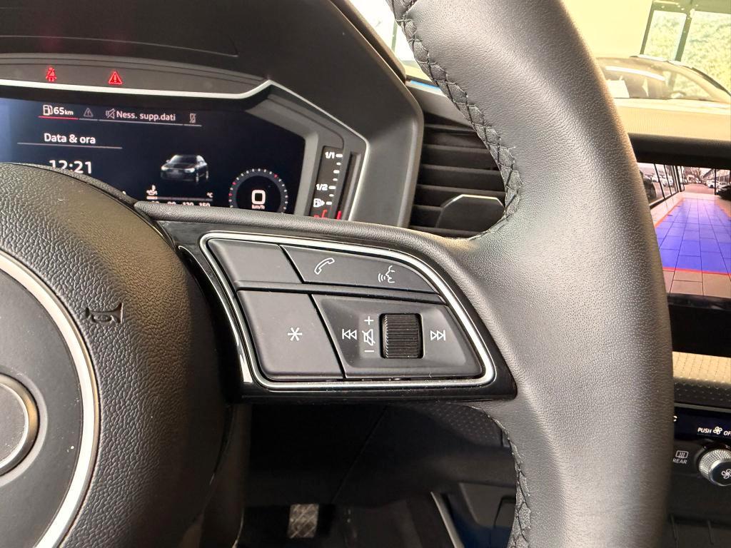 Audi A1 Sportback 30 1.0 tfsi Identity Black 116cv s-tronic