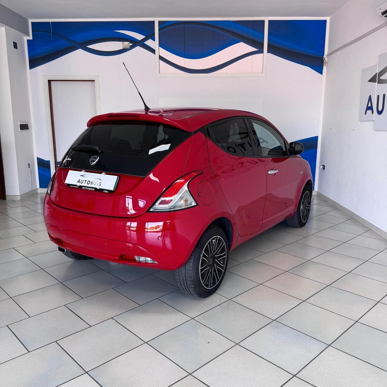 Lancia Ypsilon 1.2 69 CV GOLD